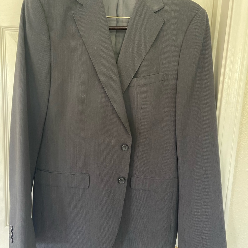 Zara Gray Sport Coat with Notched Lapels and Structured Shoulders